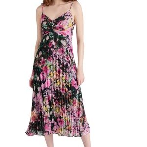 Like New! Steve Madden Floral Pink and Black Women's Dress Size XS